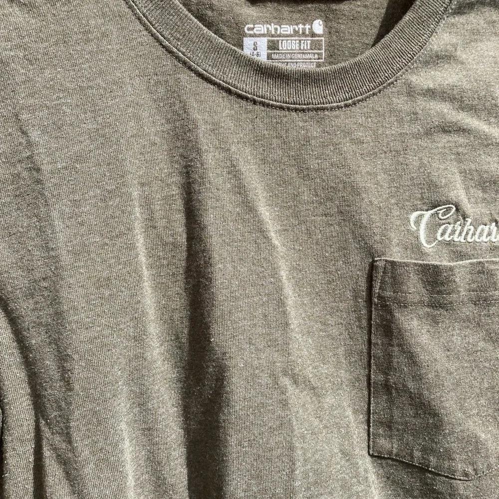 Women's Carhartt T-Shirt Green Spell-Out Cursive S Crew Cotton Pocket Cursive - Picture 10 of 12